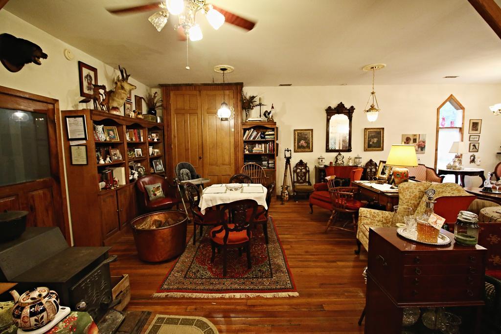 Ebenezer House Bed & Breakfast Burtonsville Экстерьер фото
