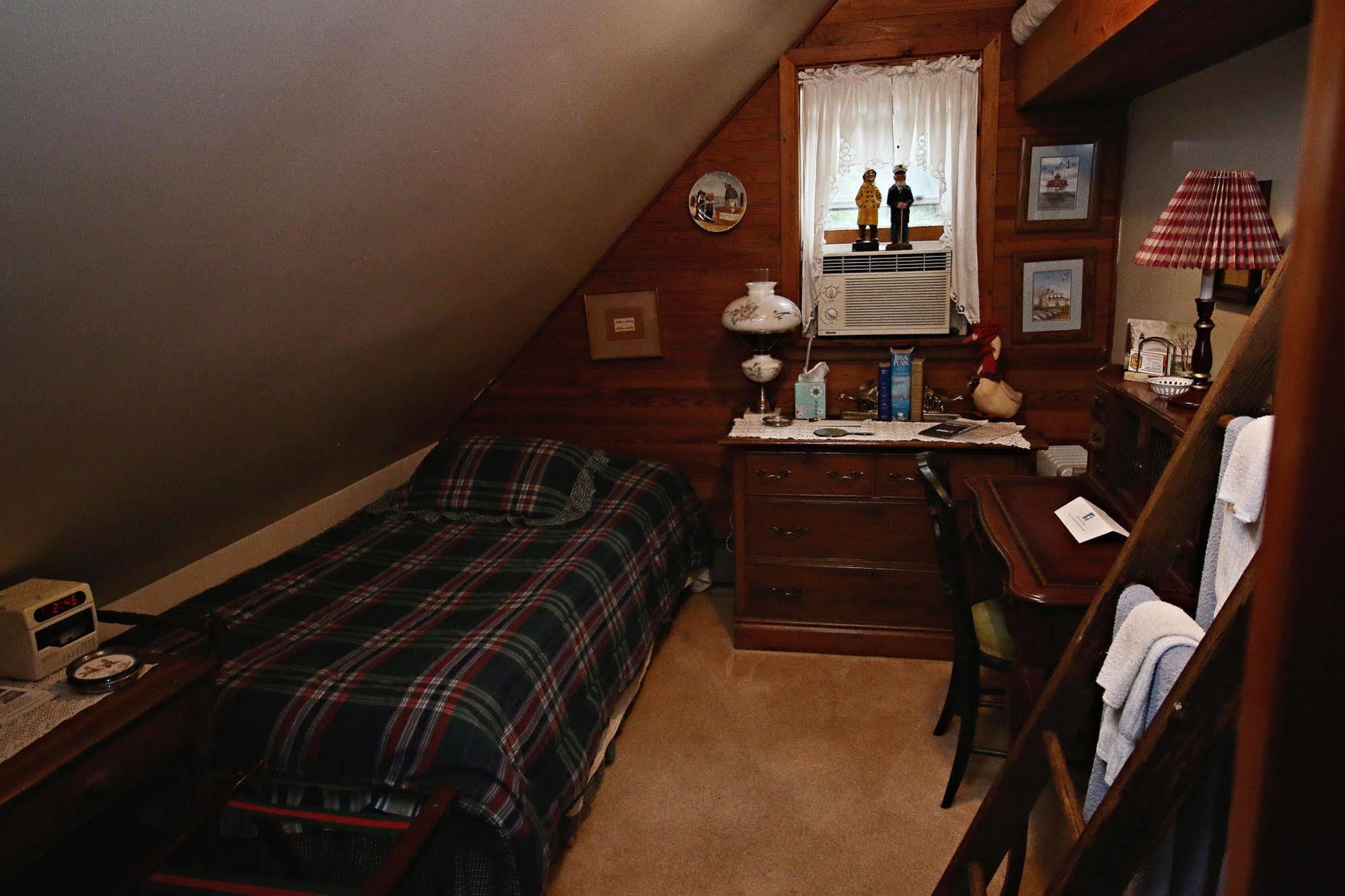 Ebenezer House Bed & Breakfast Burtonsville Экстерьер фото